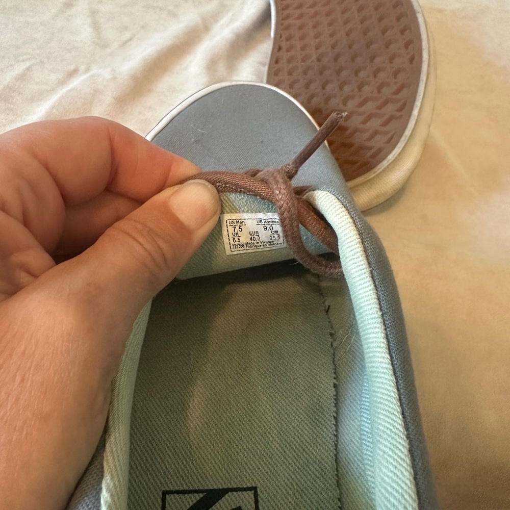 Vans - Picture 7 of 7